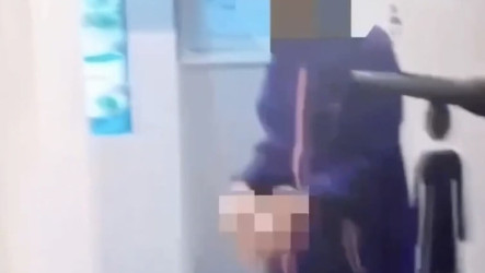 北捷中山站地下街婦人持刀要削水果　遭警攔查制止