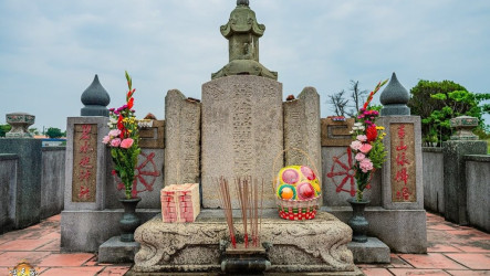 朴子配天宮飲水思源  清明祭拜歷代主持高僧蓮塔