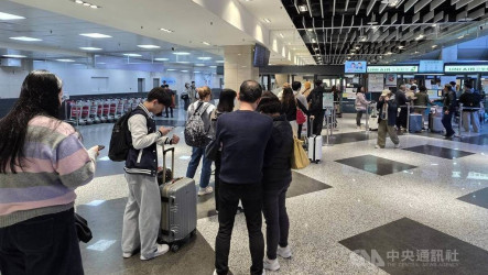 清明連假提前返台湧人潮　台澎海空疏運逾8千人