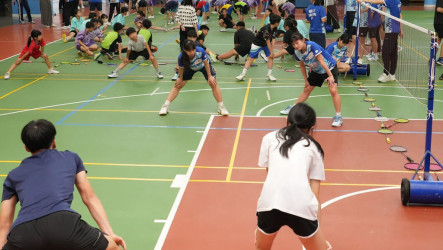 台電女子羽球隊抵澎湖　傳授學子豐富實戰技巧