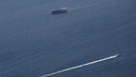 伊朗允開放荷莫茲海峽2週　外長貼文藏通行條件