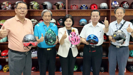 張麗善與越南台商交流　感佩企業回饋在地社會