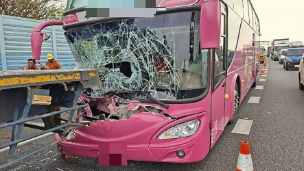 國1北上彰化段3車追撞　遊覽車1人受傷送醫
