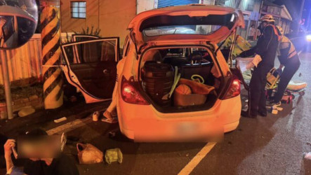 彰139線車禍　高中生開車疑追重機失控撞民宅4人傷