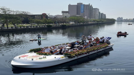 媽祖登船巡遊台南運河　重現百年前宗教盛事