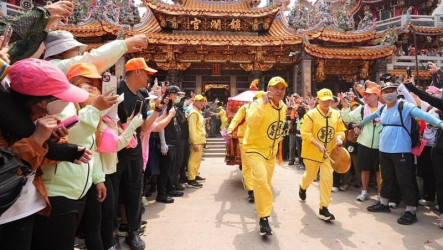 白沙屯媽祖先看小朋友再到鎮瀾宮　香客爭睹四媽會