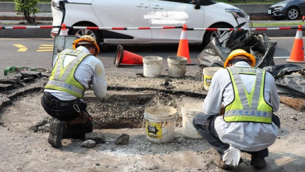 新北市板橋路面爆裂  台電初判白蟻咬壞電纜釀禍