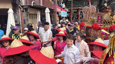 旱溪媽祖遶境十八庄 盧秀燕、劉世芳祈求風調雨順