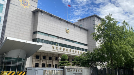 誆國際原油波動有賺頭詐財　女誤信投資損2百餘萬