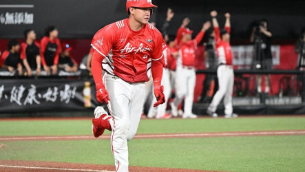 徐若熙線上應援就開轟　劉基鴻：希望他也投得好