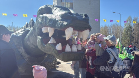 維爾紐斯慶「物理學日」　學生創意手作科學遊樂園