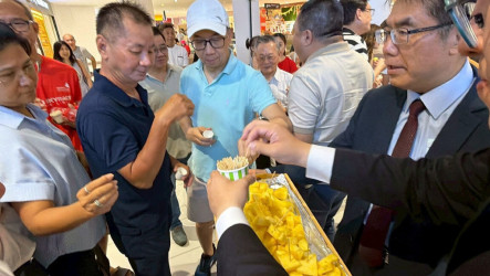 台南鳳梨首登馬來西亞　黃偉哲赴檳城行銷