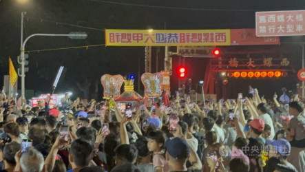 大甲鎮瀾宮媽祖遶境抵西螺　雲林警加派500人次戒護