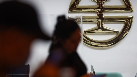 進香放鞭炮殘屑掛台鐵電車線　通霄至新埔單線行車