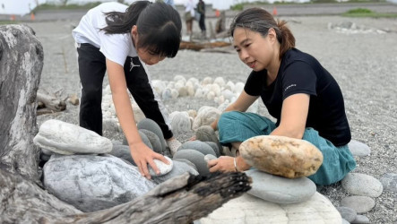 花蓮疊石藝術季登場  國際藝術家齊聚七星潭