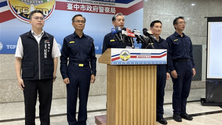 柯文哲遭噴辣椒水 中市警局長自請處分向民眾黨致歉