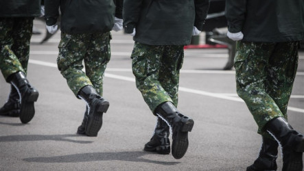 中士貪6萬元拍軍事機密交付 判刑12年延押2月