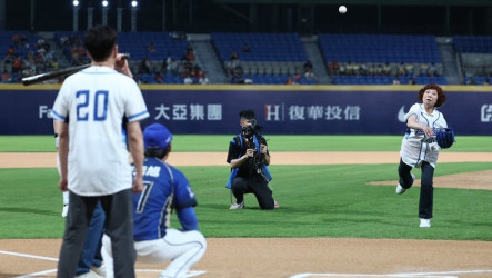 7旬婦肩傷難舉到登投手丘　醫倡多元治療重拾行動力