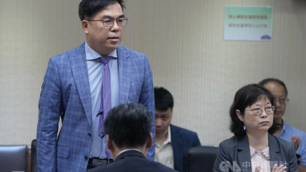 憂宣導預算遭刪影響限塑　彭啓明：只能每天發臉書