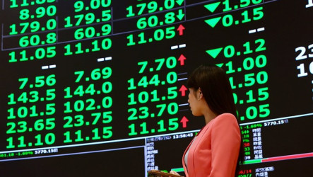 台股爆1.4兆天量震盪1757點　收37714點下跌164點