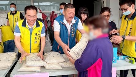 農糧署攜手竹山鎮公所　發1.9萬公斤白米助弱勢