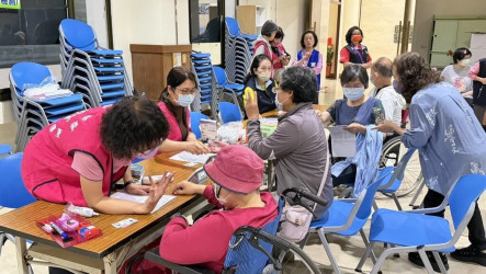 高榮澎湖巡迴義診啟動　東南水泥捐贈幼兒園交通車