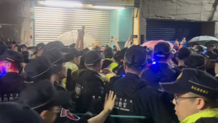 大甲媽回鑾　女推擠警遭壓制依妨害公務罪嫌究辦