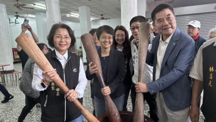 桐花祭接力開跑  古秀妃籲地方合作推動客庄建設