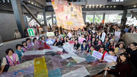 新北美術館週年　8百人回收塑膠共創太陽能飛行裝置