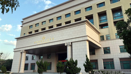 36歲男醫院內突掐1女脖子奪包包　嘉檢強盜罪起訴