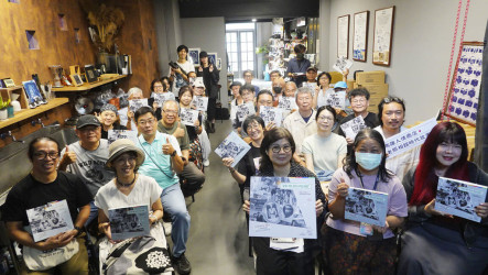 高雄出版「神奇照相館」 30家老相館說百年故事