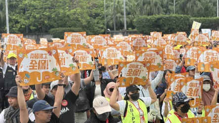 勞工遊行北高連線　提8大訴求高喊改革退休制度