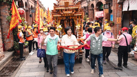 參加繞境祈福拚選戰  蘇巧慧李四川交鋒觀念與經驗