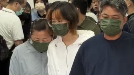 台南女警遭追撞輾壓殞命 涉案女大生靈堂鞠躬後離去