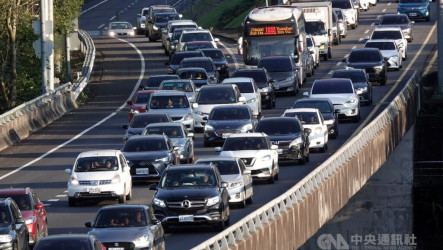 勞動節連假收假　國5上午估現北返車潮