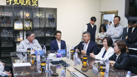 卓榮泰：明年總預算 中小微企業補助與社福同等重要