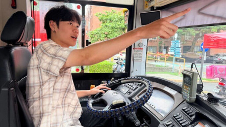 中山大學交通安全週 大型車進校園體驗視野死角