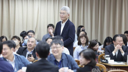 公視議題引朝野對立   羅廷瑋四喊休息拒胡元輝上台