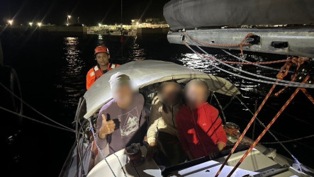 烏克蘭帆船帆繩斷裂遇險　澎湖海巡平安救援進港