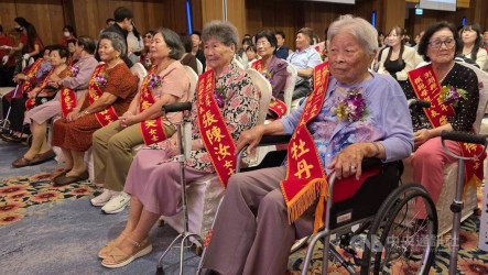 澎湖表揚模範母親  縣府允推全齡照護盼替家庭減壓