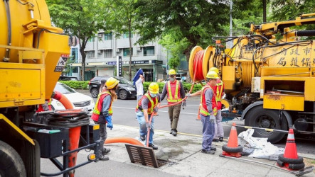 「台中NO鼠」市場餐飲商圈側溝清疏 16日全市大清消