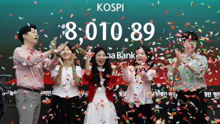 AI熱潮助攻半導體業　韓股KOSPI首度突破8000點