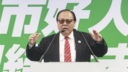 陳光復啟動神經修復療程　妻子盼早日康復