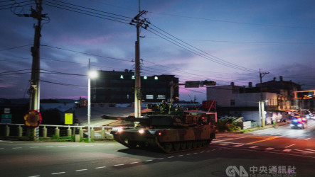 模擬新竹機場遭敵攻占　6輛M1A2T戰車拂曉機動22公里