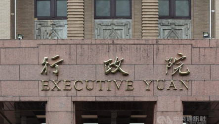 政院通過2949億軍購特別預算案　今年先編88億財源