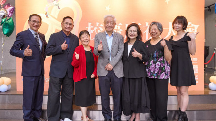 政大99週年校慶　吳青峰、向陽獲頒傑出校友獎