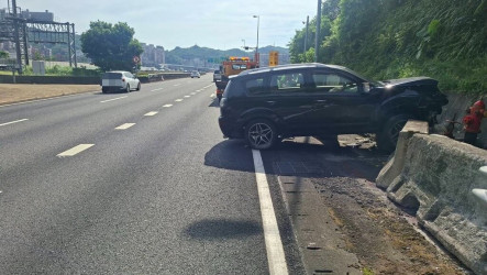 國3迴轉道恍神撞護欄　男涉毒駕遭警查獲