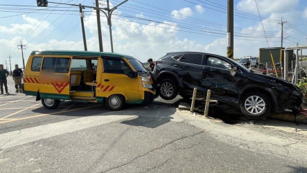 雲林土庫娃娃車碰撞事故　11名幼童僅驚嚇未受傷