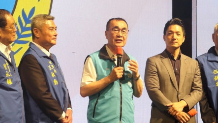 屏東同鄉會拚場  蘇巧慧強調政績李四川聚焦AI