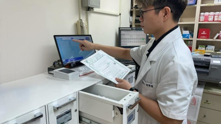 豐原醫院導入智慧藥櫃　精準調劑減少藥師負擔